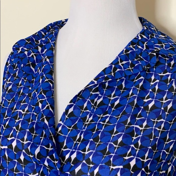 Max Edition Blue Sleeveless Top - Picture 2 of 7